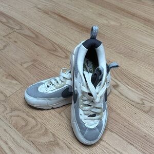 Nike Shoes Women White and Gray